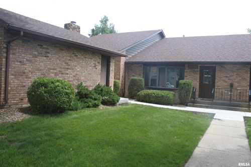 202b-2531 E 51st St, Davenport, IA, 52807-1240 | Card Image