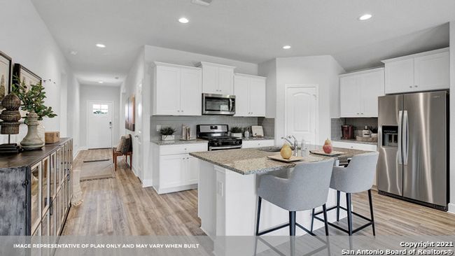 1025 Argonne Forest, House other with 4 bedrooms, 2 bathrooms and null parking in Seguin TX | Image 9
