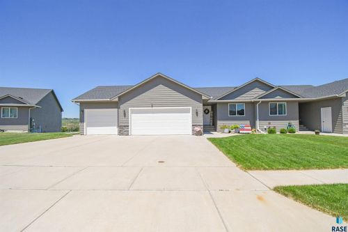 1316 N Archer Dr, Sioux Falls, SD, 57103-1254 | Card Image