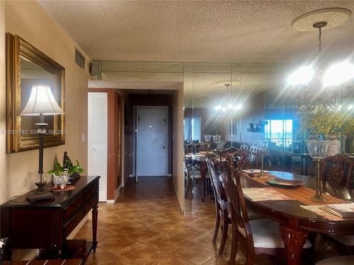 804-5860 Nw 44th St, Lauderhill, FL, 33319-6171 | Card Image