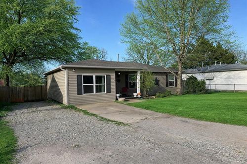 617 E Washington St, Tecumseh, OK, 74873-3635 | Card Image