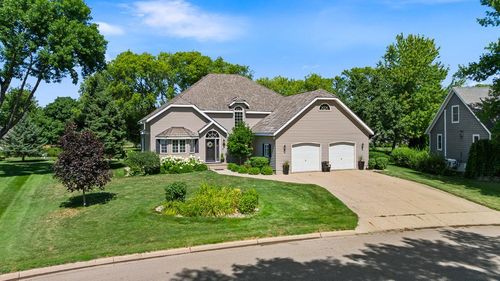1203 Parkside Dr, Marshall, MN, 56258-2045 | Card Image
