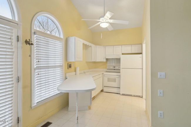 22-web-or-mls-Rogers Rd-022 | Image 36