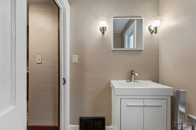 20 Bathroom.jpg | Image 17
