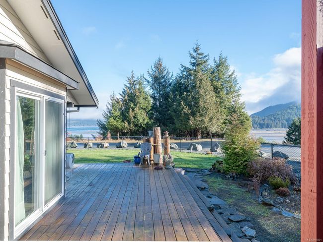 100 Dyer Dr, House other with 3 bedrooms, 3 bathrooms and 1 parking in Sayward BC | Image 22
