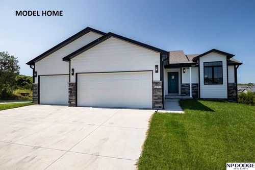 6401 N 13th Ct, Lincoln, NE, 68521-4523 | Card Image