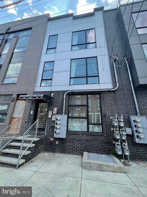 924 N 15th St, PHILADELPHIA, PA, 19130-1785 | Card Image