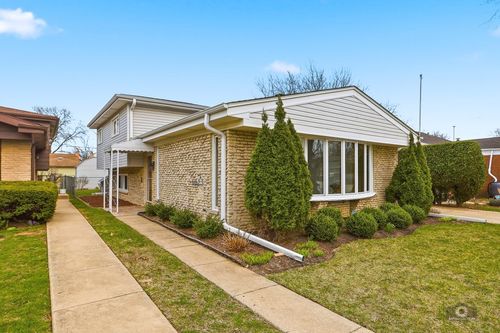 9437 Lockwood Ave, Skokie, IL, 60077-1141 | Card Image