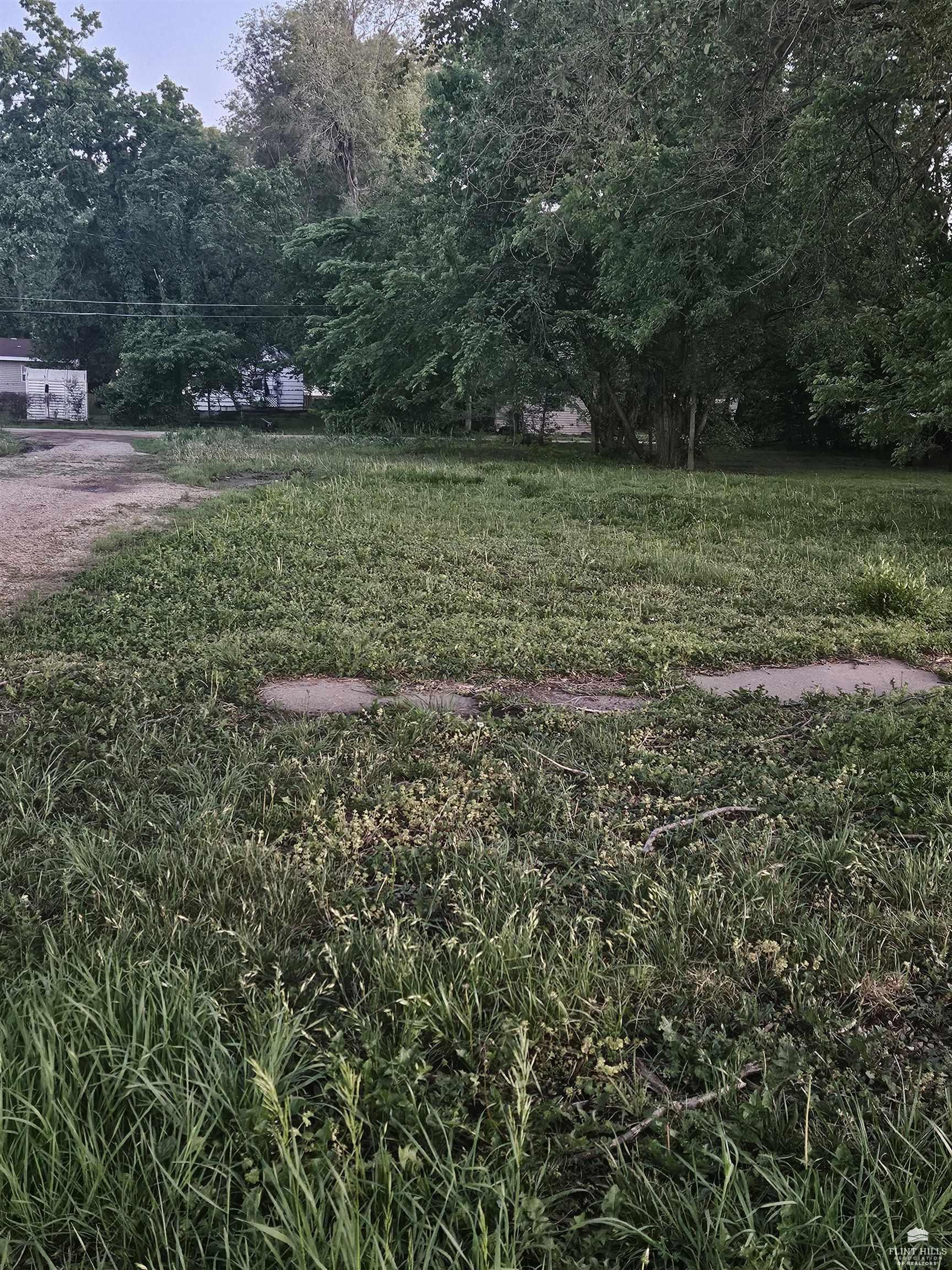 Land in Junction City 2