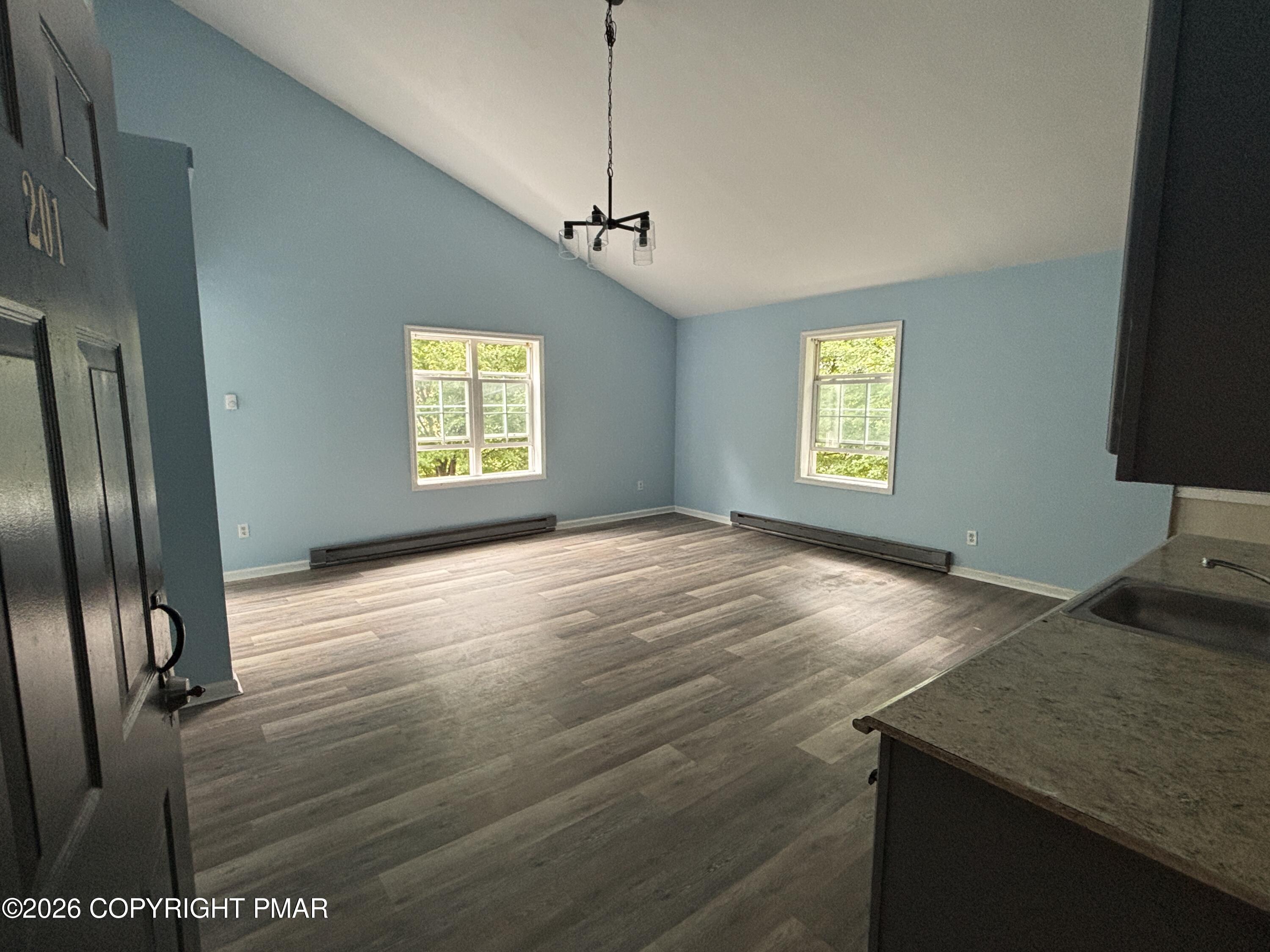 Residential Lease in Delaware Water Gap 5