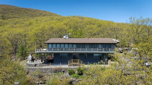 299 California Quarry Rd, Woodstock, NY, 12498-1045 | Card Image