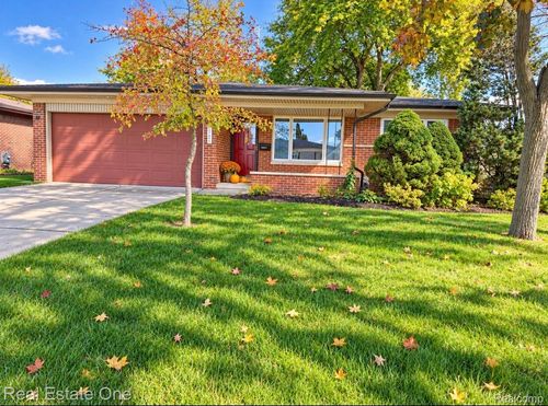 36424 Clifford Dr, Sterling Heights, MI, 48312-3117 | Card Image