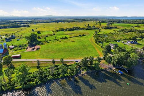 39 Lakewood Dr, Swanton, VT, 05488-8019 | Card Image