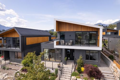 2959 Huckleberry Dr, Squamish, BC, V8B1B2 | Card Image