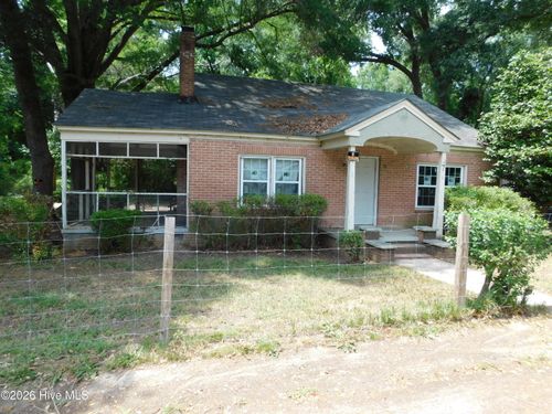 7 First St, Laurinburg, NC, 28352-5638 | Card Image