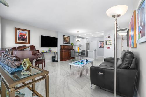 806-3333 Ne 34th St, Fort Lauderdale, FL, 33308-6948 | Card Image