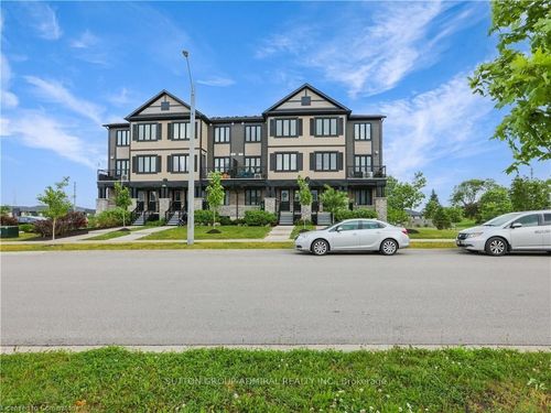 c-148 Rochefort St, Kitchener, ON, N2R0P5 | Card Image