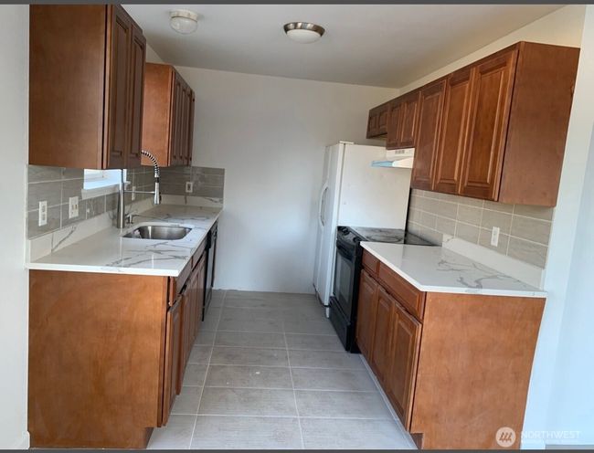 21608 30 Th Ave S, Home with 0 bedrooms, 0 bathrooms and 8 parking in Des Moines WA | Image 4