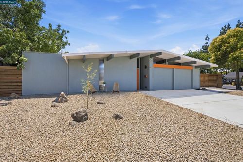 3998 Salem St, Concord, CA, 94521-1716 | Card Image