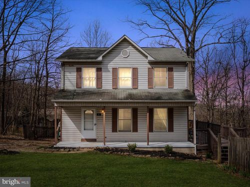 161 Apache Trl, Chester Gap, VA, 22623-2126 | Card Image