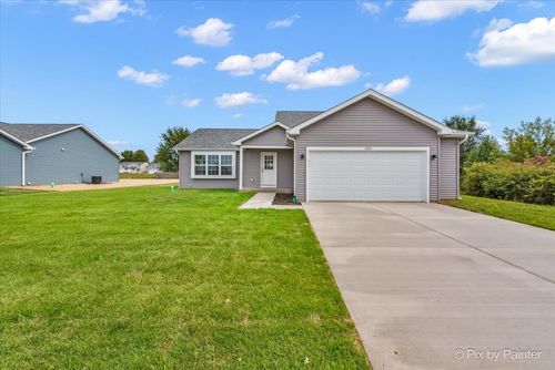 618 Apple Valley Rd, Harvard, IL, 60033-7613 | Card Image