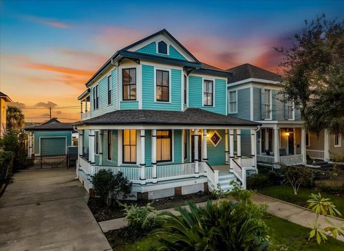 2207 Avenue P, Galveston, TX, 77550-7929 | Card Image