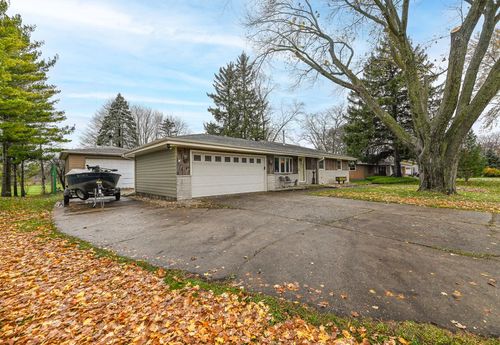 11713 W Woodside Drive, Hales Corners, WI, 53130 | Card Image