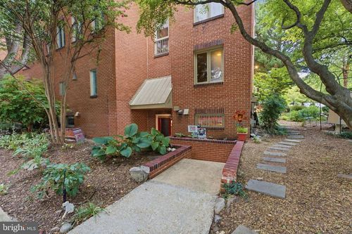 a1-3301 19th St Nw, WASHINGTON, DC, 20010-1038 | Card Image