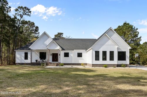111 Blue Jay Way, Stella, NC, 28582-9688 | Card Image