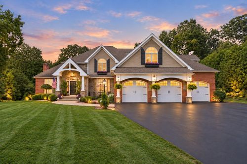 47 Deer Hill Cir, Ludlow, MA, 01056-3373 | Card Image