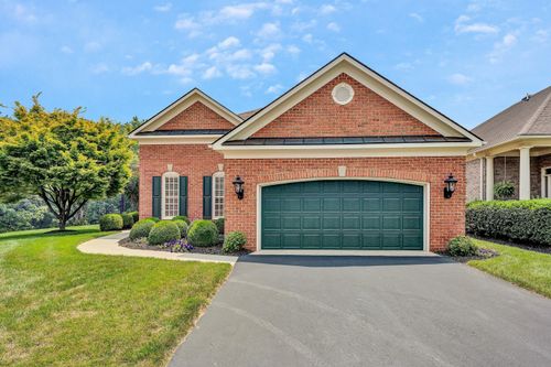 6542 Fairway Estates Dr, Roanoke, VA, 24018-7432 | Card Image