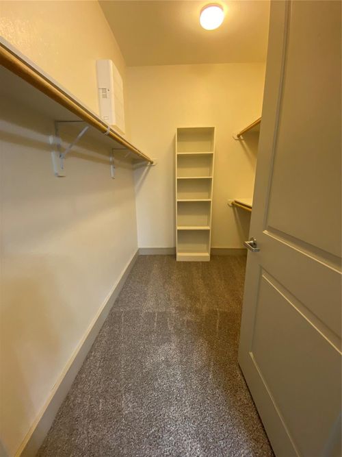 apt-427-1800 St Joseph Pkwy, Houston, TX, 77003-5059 | Card Image