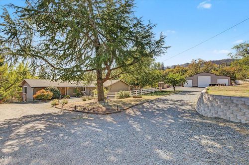 3583 Ross Ln, Central Point, OR, 97502-1177 | Card Image