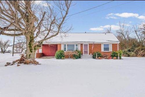 513 E Nashville St, Pembroke, KY, 42266 | Card Image