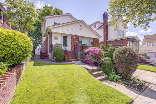 69-29 166th St, Fresh Meadows, NY, 11365-3225 | Card Image