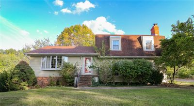 View of front of property with a front lawn | Image 1