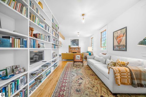 202 S Saint Joseph St, Lake Leelanau, MI, 49653 | Card Image