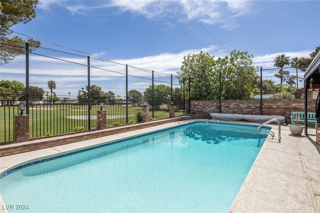 Tioga Way, Las Vegas, NV 89169