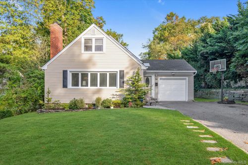 24 Summit Rd, Spring Valley, NY, 10977-6705 | Card Image