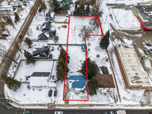 415 Main Street N, Wellington North, ON, N0G2L1 | Card Image