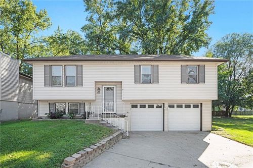 738 S 9th St, Edwardsville, KS, 66111-1336 | Card Image