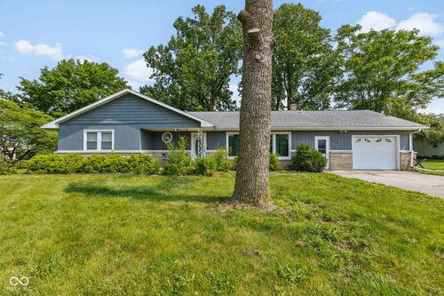 706 E Columbia St, Chalmers, IN, 47929-8015 | Card Image