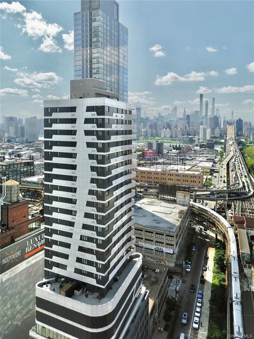 2d-2416 Queens Plz S, Long Island City, NY, 11101-4602 | Card Image
