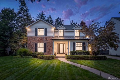 661 Fairfax St, Birmingham, MI, 48009-1290 | Card Image
