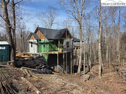 102 Blackberry Trl, Beech Mountain, NC, 28604-8028 | Card Image