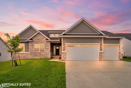2227 Green Leaf Cir, Norwalk, IA, 50211-2237 | Card Image