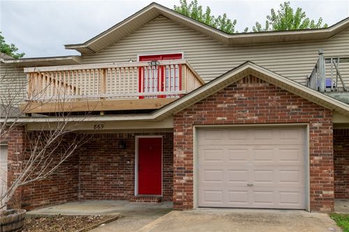 869 W Peachtree Dr, Fayetteville, AR, 72703-0800 | Card Image