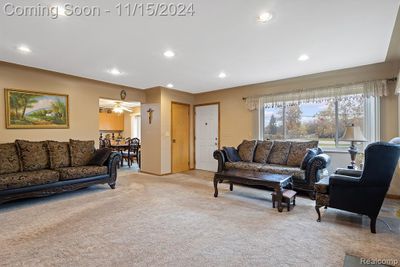 18540 W 9 Mile Road, Home with 3 bedrooms, 2 bathrooms and null parking in Southfield MI | Image 3