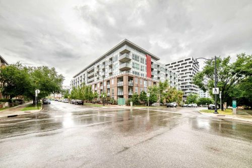 323-88 9 St Ne, Calgary, AB, T2E4E1 | Card Image