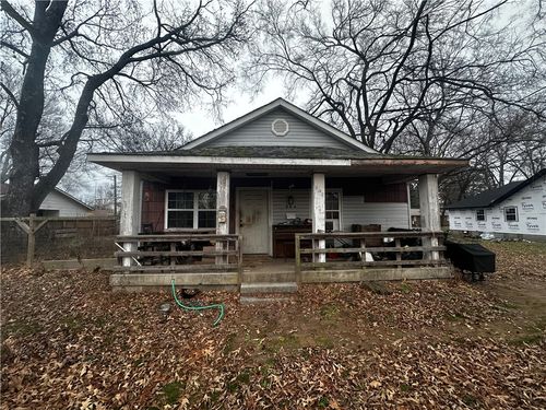 804 N Johnson St, Clarksville, AR, 72830-2232 | Card Image